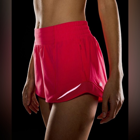 A Lululemon Hotty Hot High-Rise Lined Short 2.5" - Picture 3 of 6